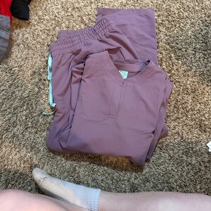 Purple Garde-Malade Scrub Set